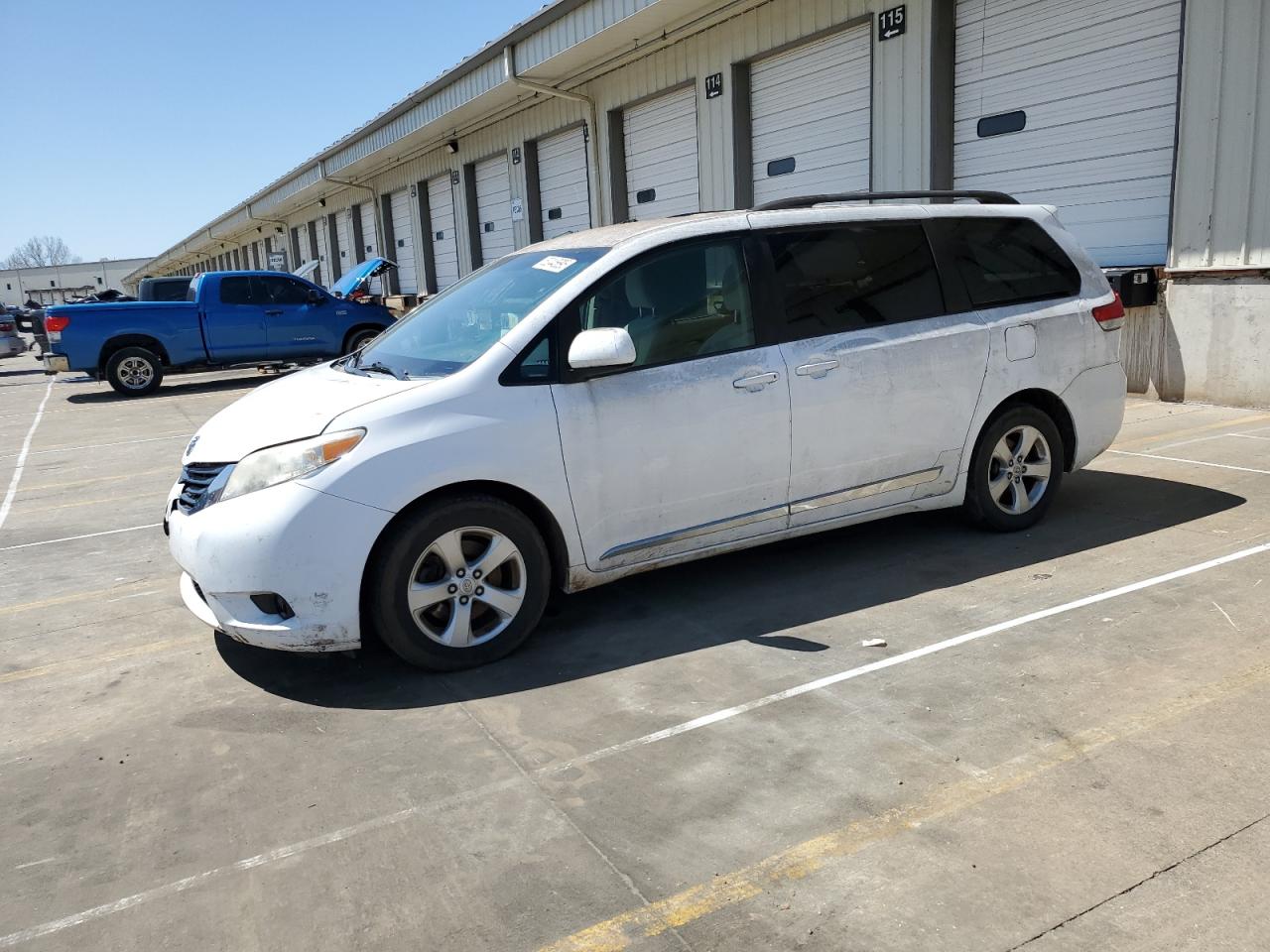  Salvage Toyota Sienna