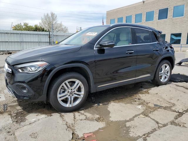 MERCEDES-BENZ GLA 250 4M