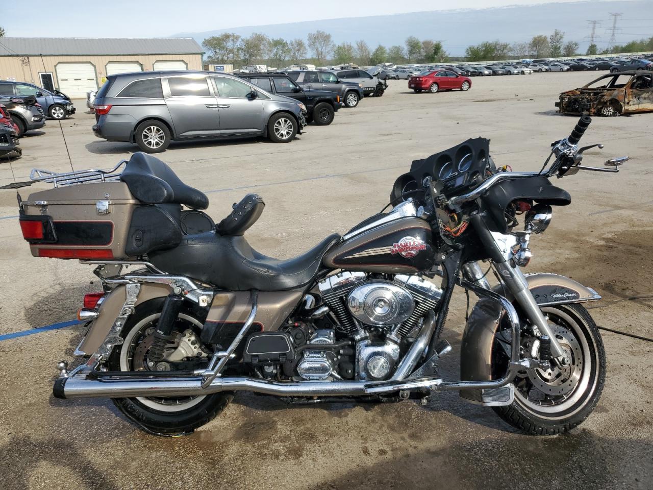  Salvage Harley-Davidson Fl