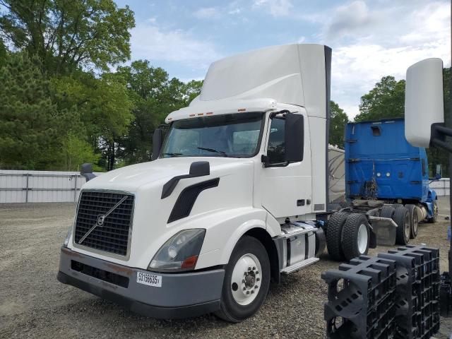 VOLVO VN VNL 2017 white tractor diesel 4V4N39TG4HN977459 photo #3