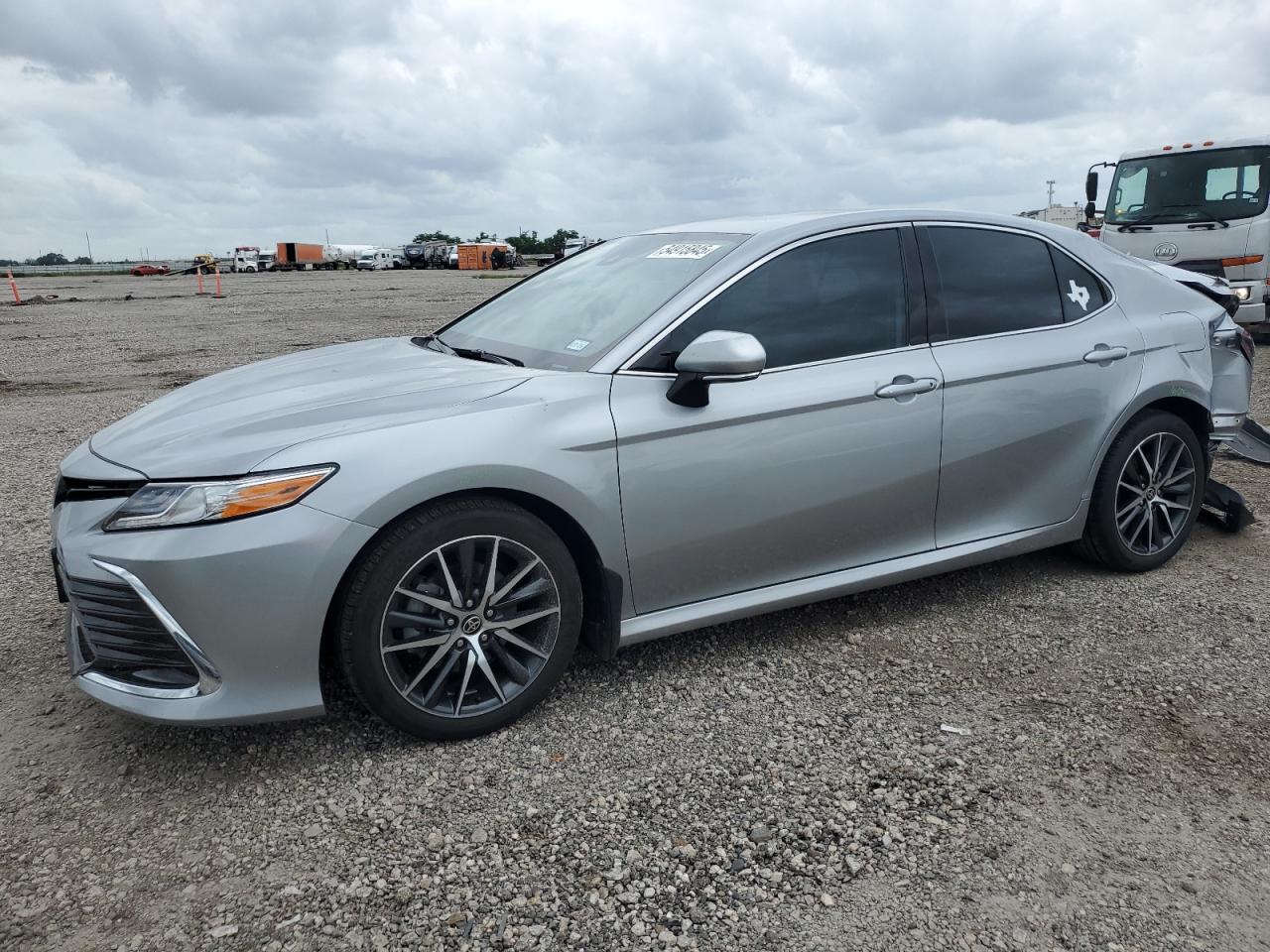 TOYOTA CAMRY XLE