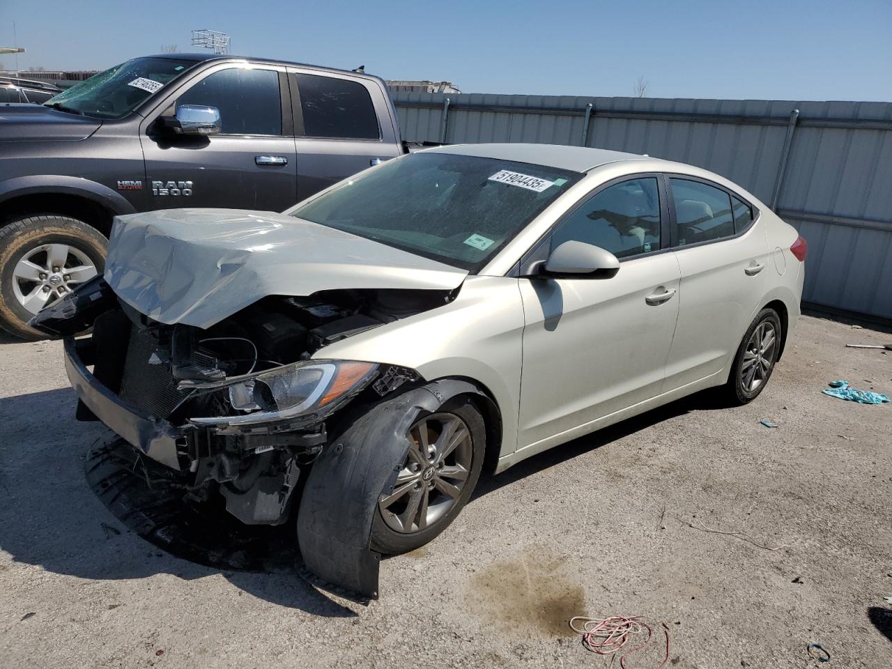 HYUNDAI ELANTRA SE