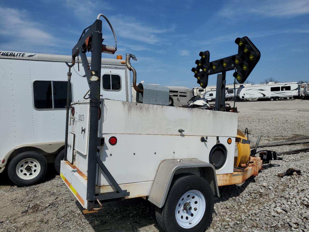 Lot #3302724020 2000 TFNX F101KP