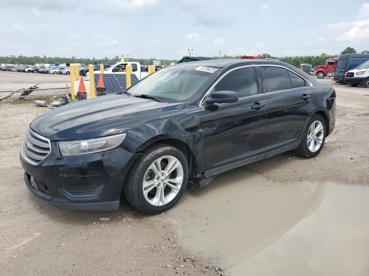 Lot #3192426607 2017 FORD TAURUS SE