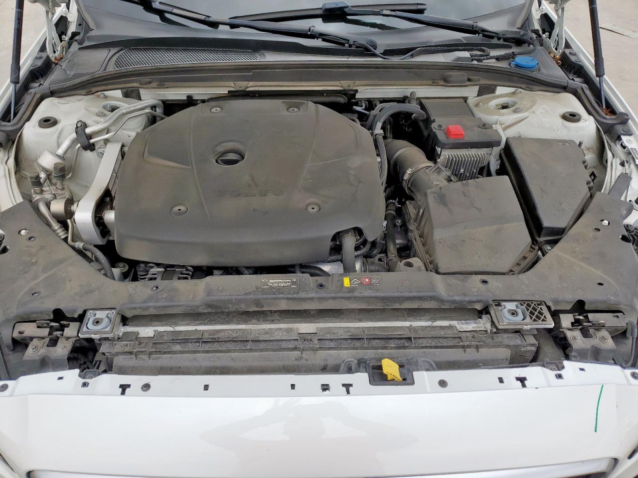 VOLVO V60 T5 R-DESIGN