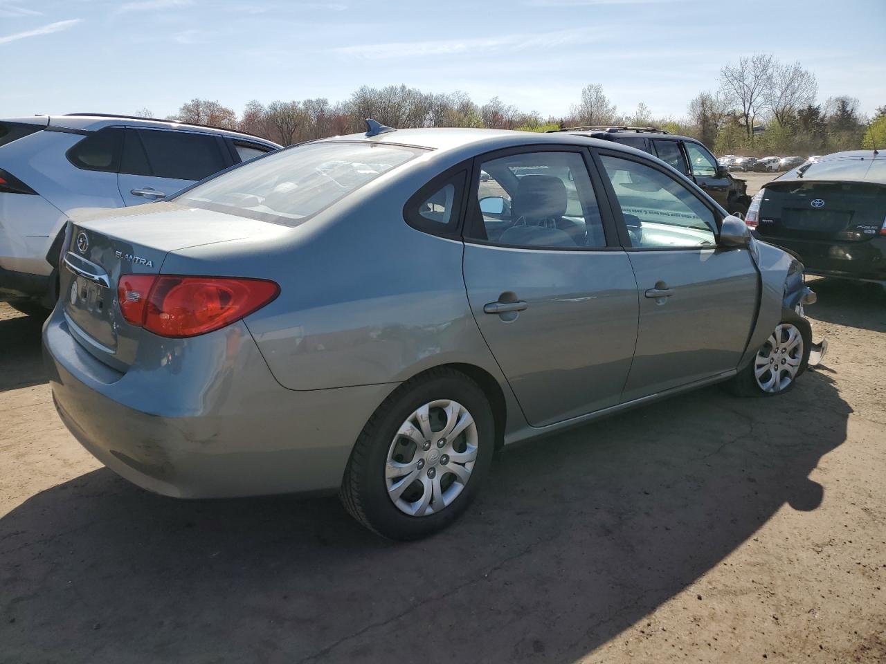 HYUNDAI ELANTRA BLUE