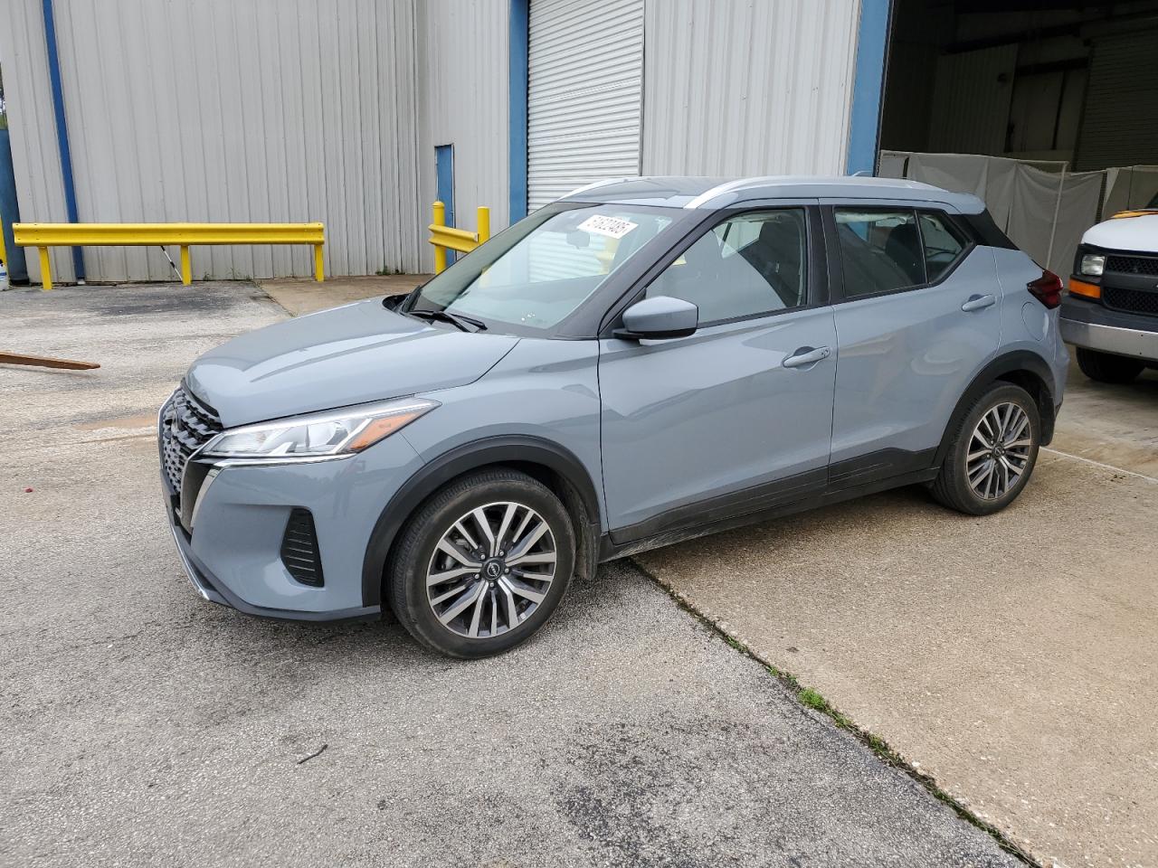 NISSAN KICKS SV