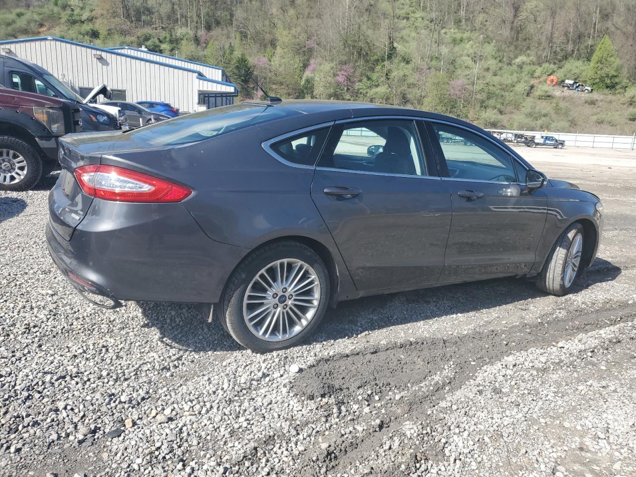 FORD FUSION SE