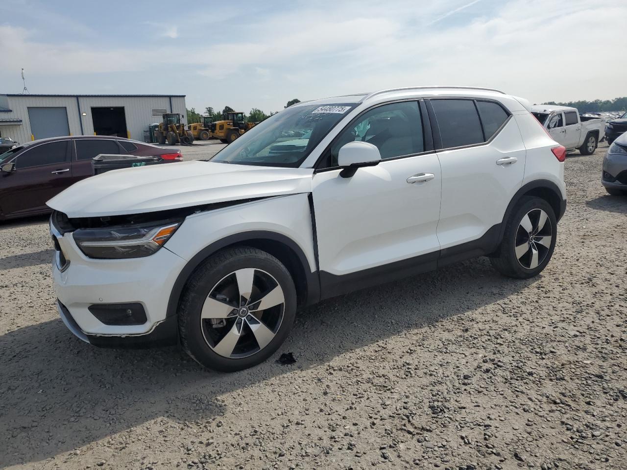 VOLVO XC40 T5 MOMENTUM