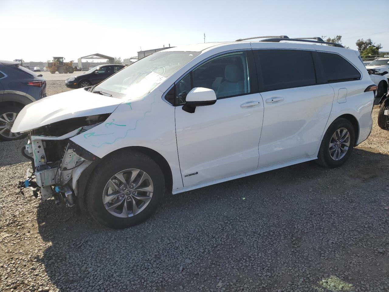 2021 TOYOTA SIENNA LE 2.5L 4 , VIN: 5TDKRKEC6MS060736