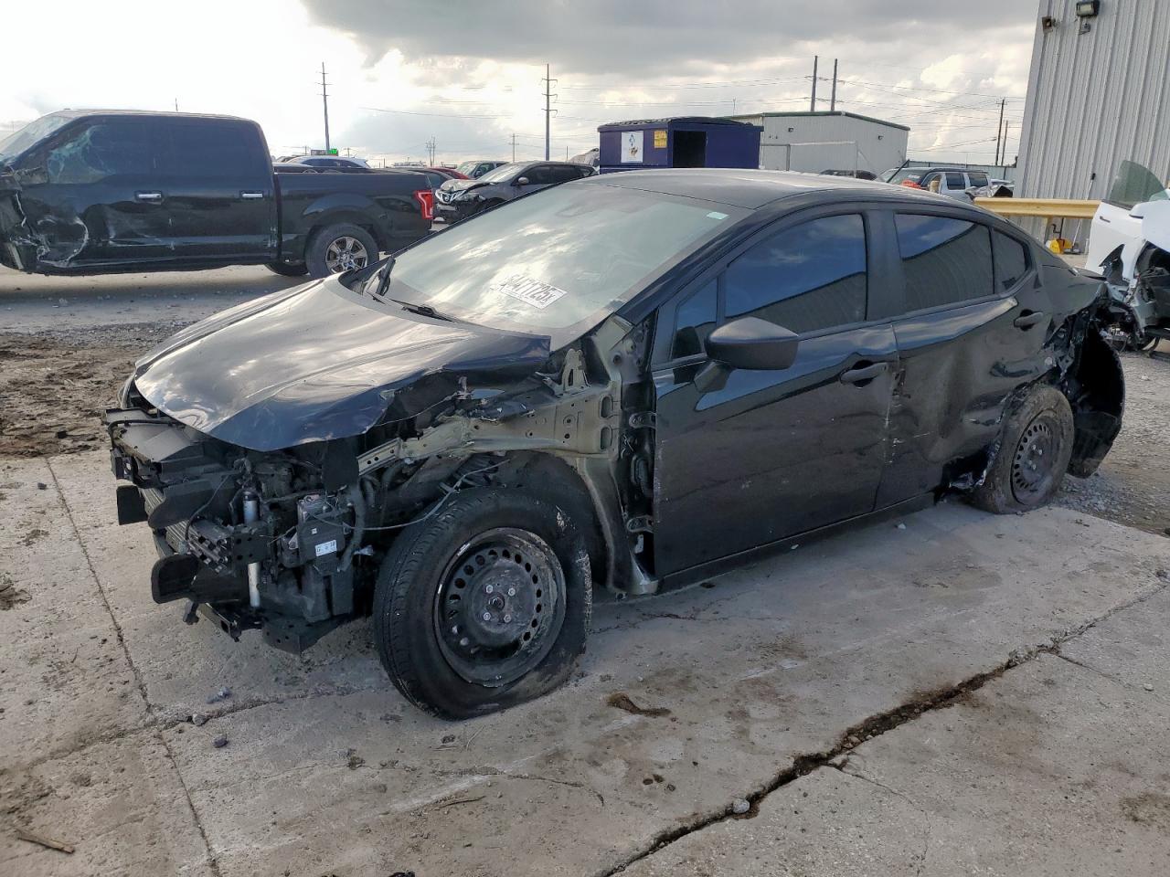NISSAN VERSA S
