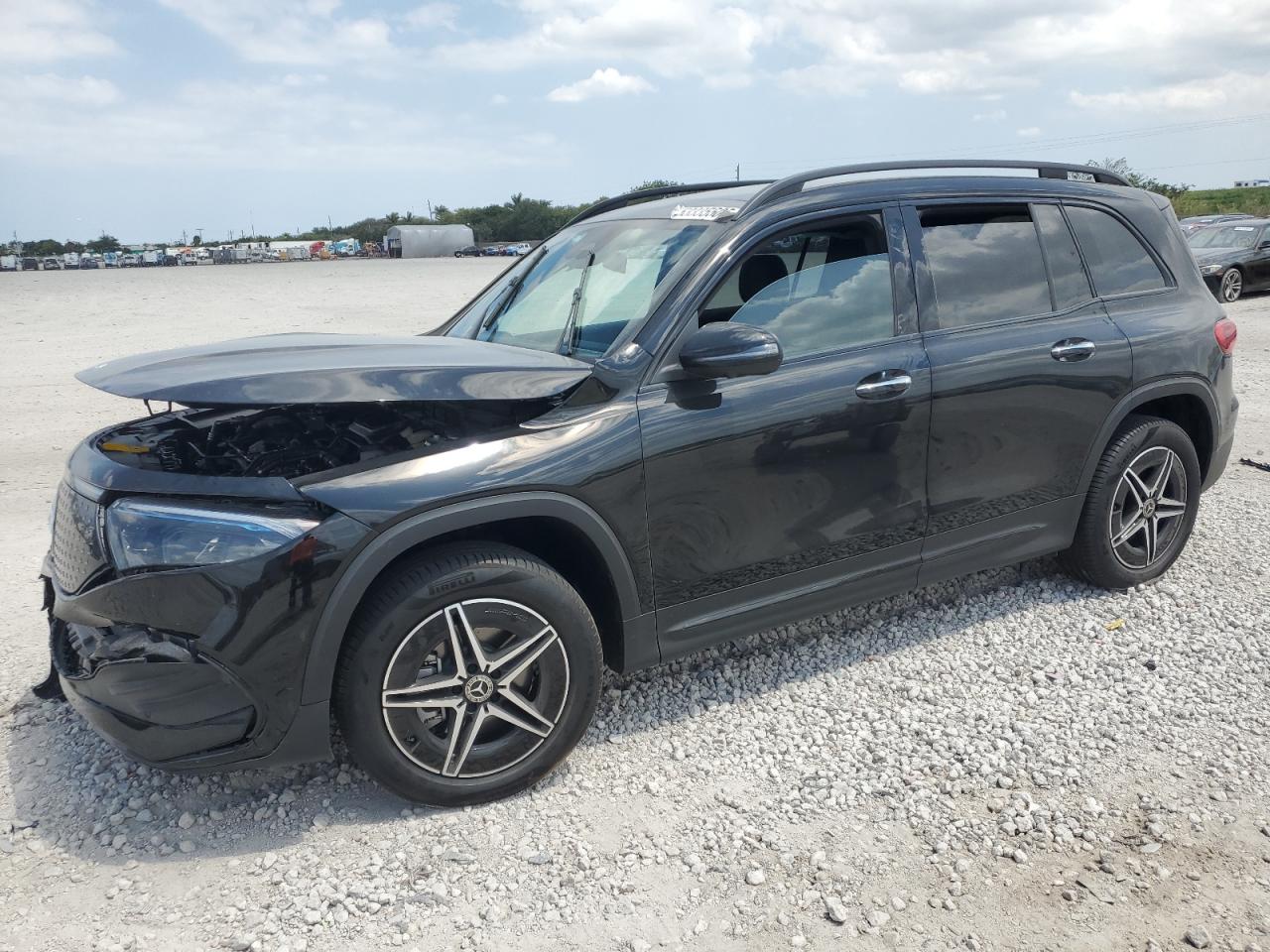 MERCEDES-BENZ EQB 250+