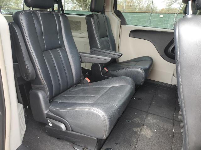 2016 CHRYSLER TOWN & COU - 2C4RC1BGXGR296515