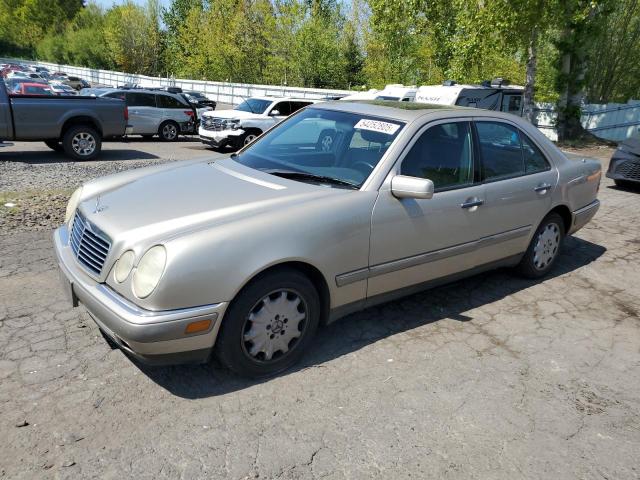 MERCEDES-BENZ E 320