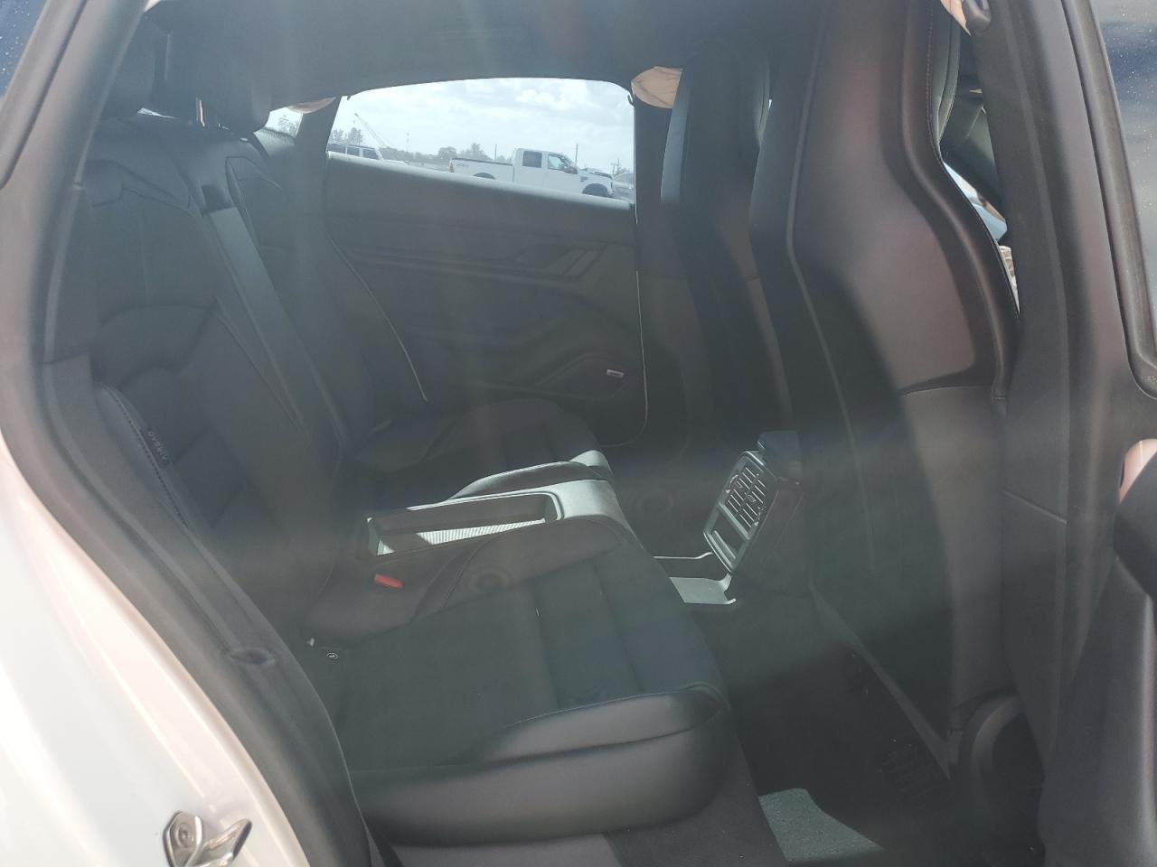 Porsche Taycan 2021