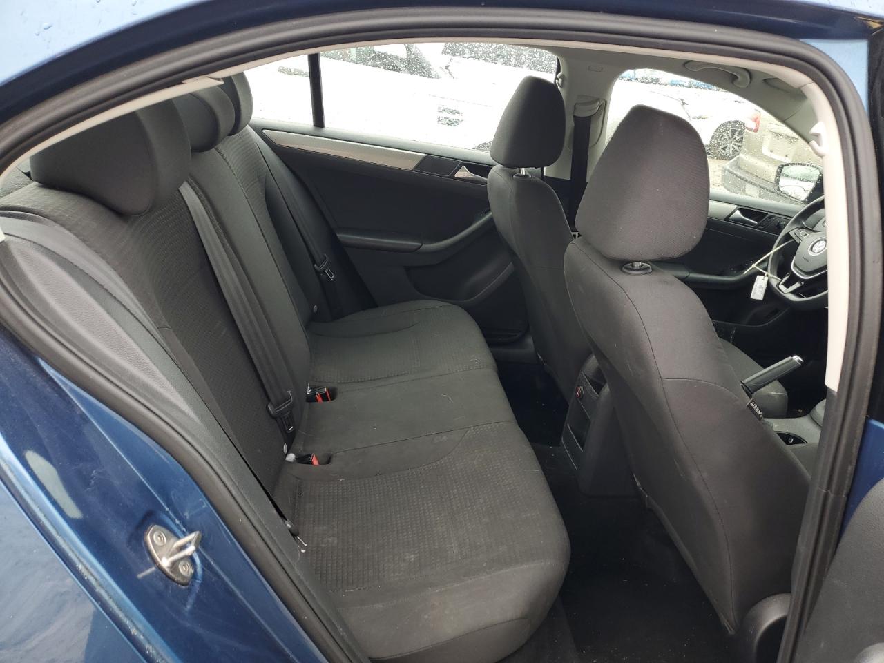 Volkswagen Jetta se 2015 фото - 10 Volkswagen Jetta se 2015