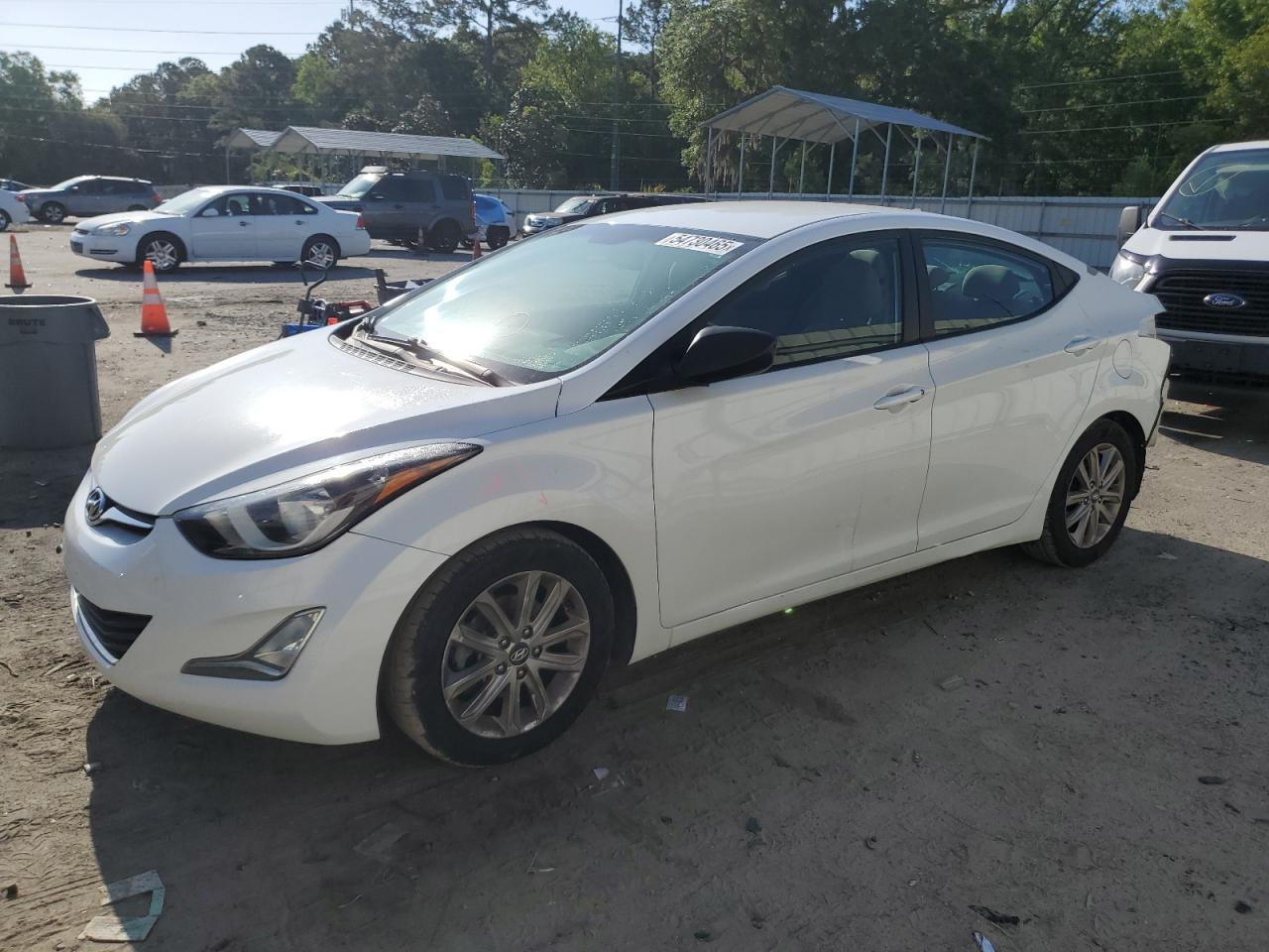 HYUNDAI ELANTRA SE