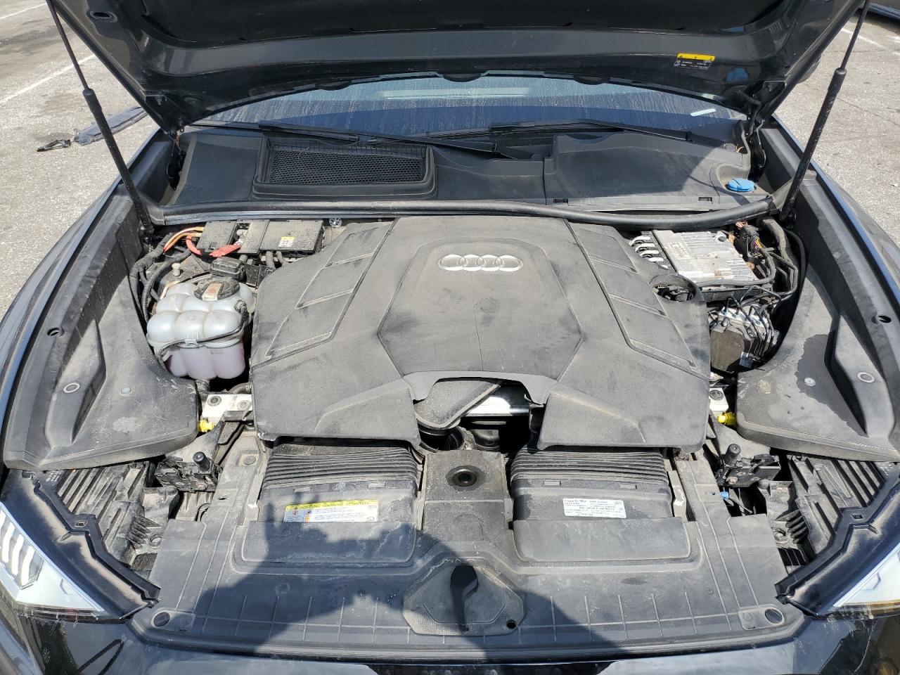 AUDI Q8 PREMIUM PLUS S-LINE