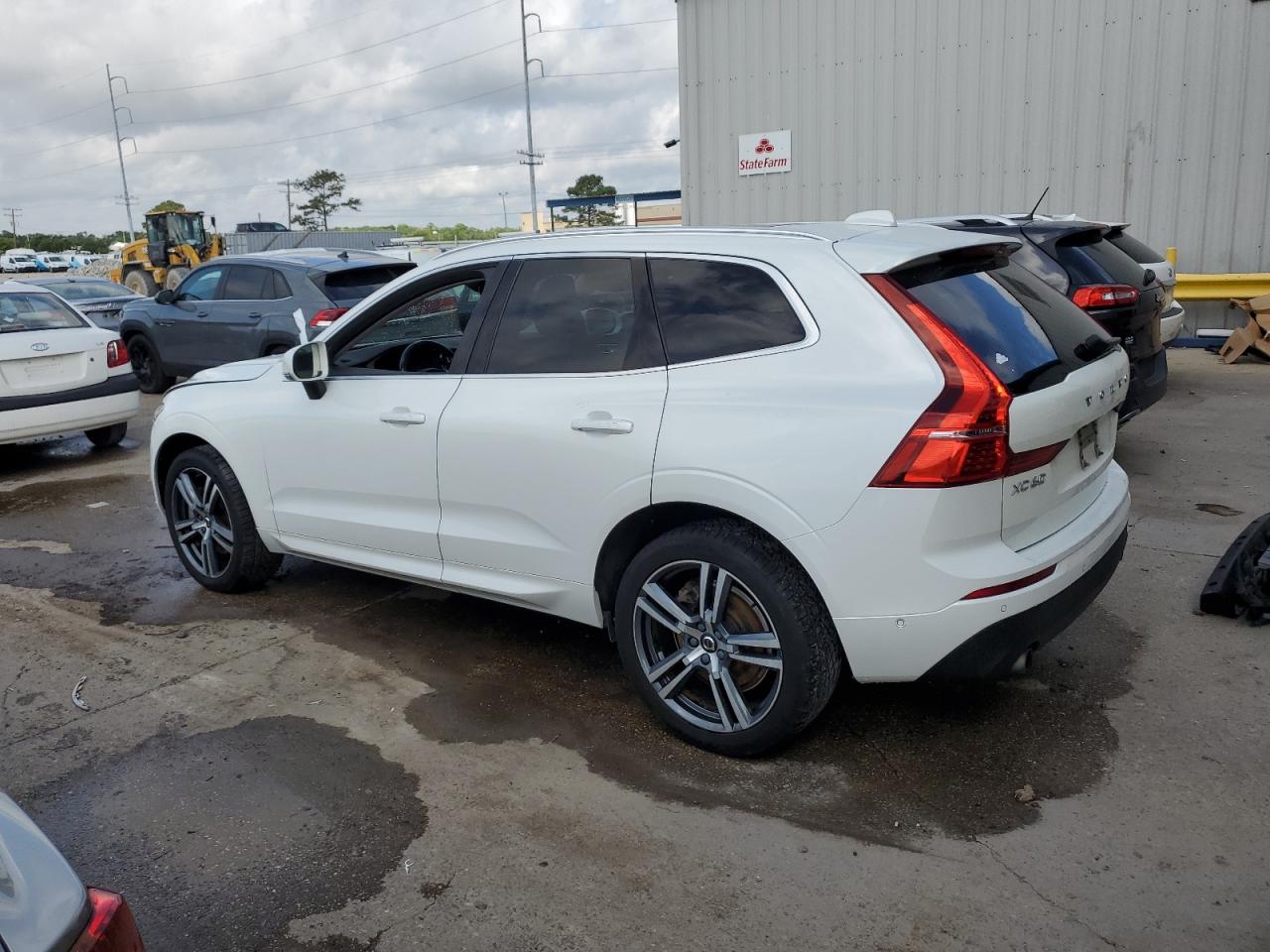 VOLVO XC60 T6 MOMENTUM