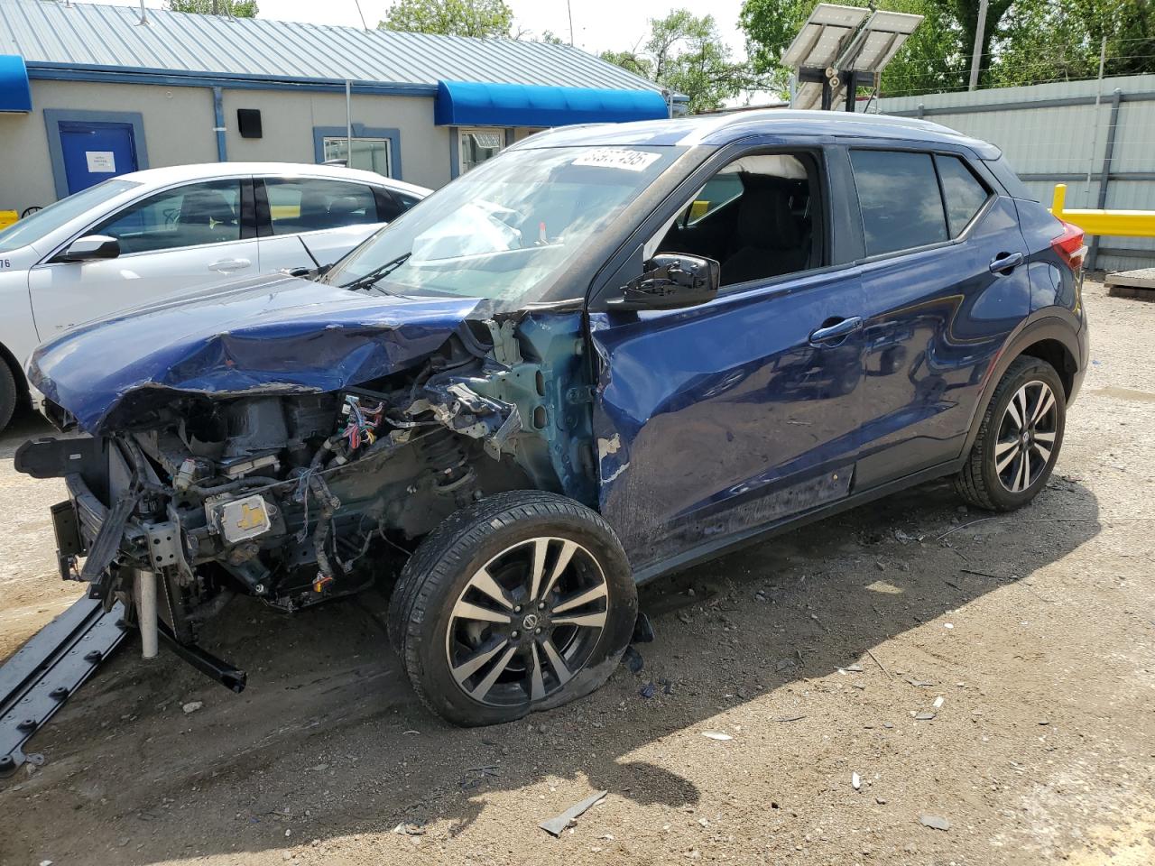 NISSAN KICKS SV