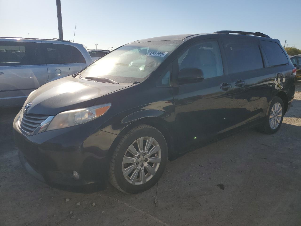 TOYOTA SIENNA XLE