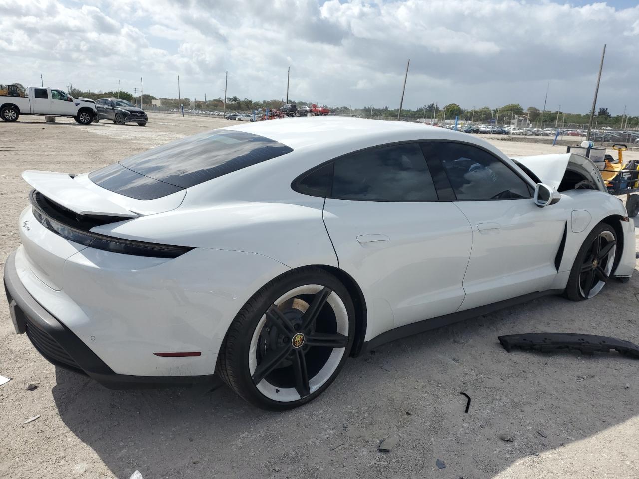 Porsche Taycan 2021