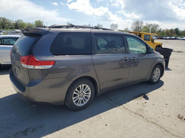 TOYOTA SIENNA XLE 2011 gray  gas 5TDYK3DC9BS165113 photo #4