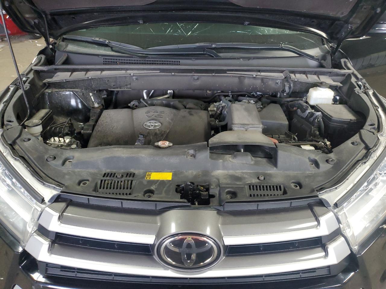 TOYOTA HIGHLANDER SE