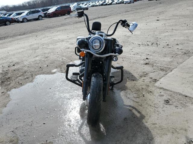 2018 HARLEY-DAVIDSON FLHCS 115T 1HD1YPK13JC049834