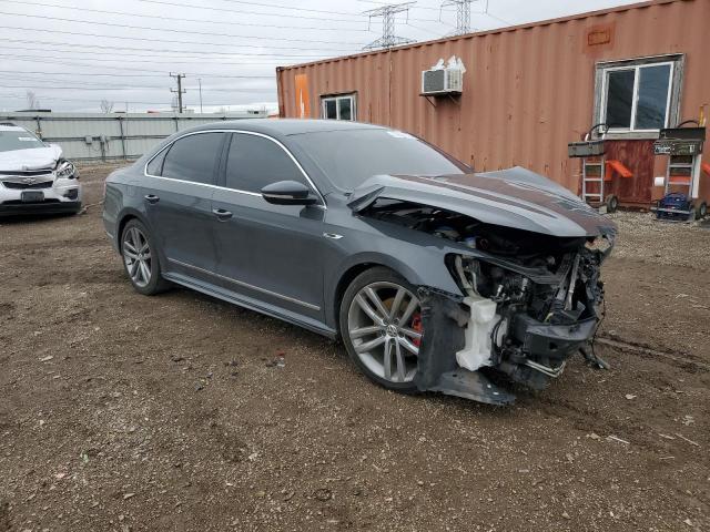 2017 VOLKSWAGEN PASSAT R-L 1VWDT7A35HC056307