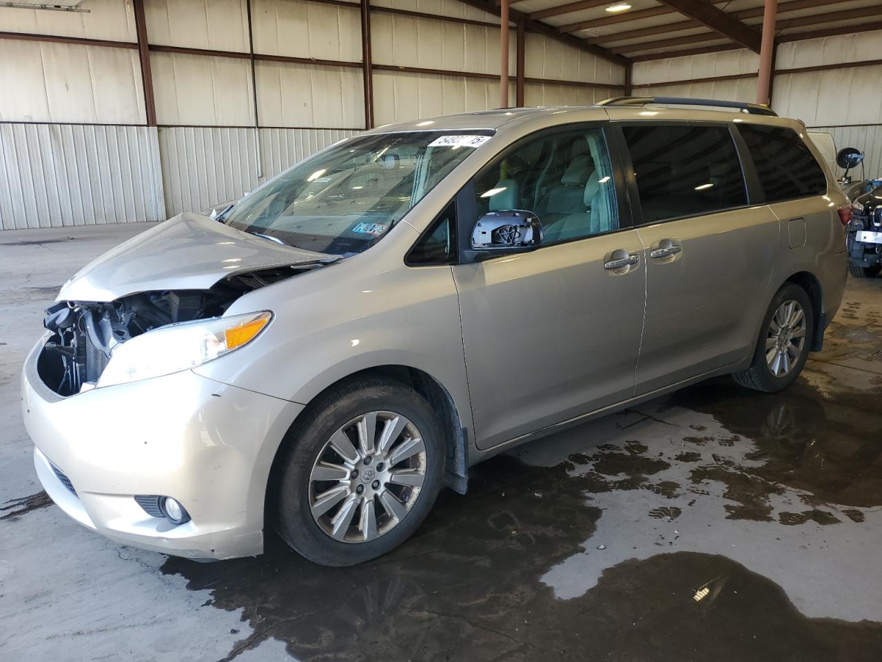 TOYOTA SIENNA XLE