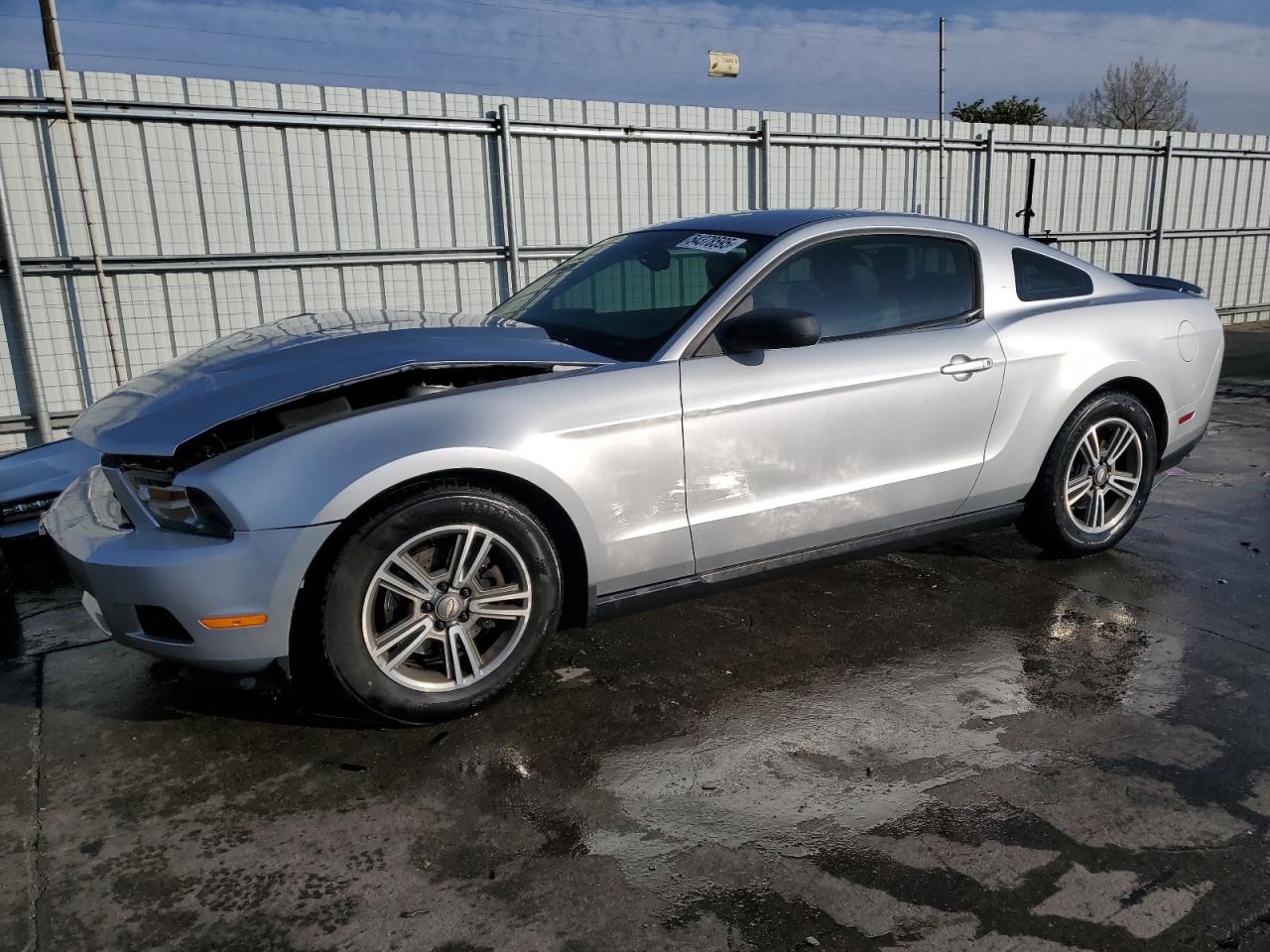 FORD MUSTANG