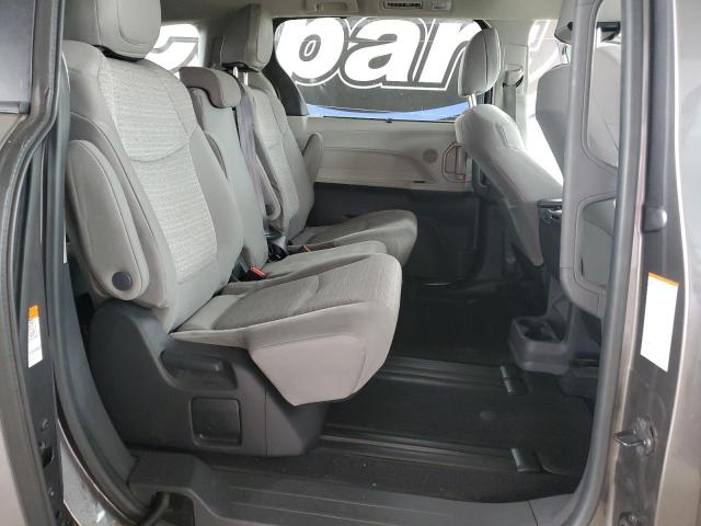 2022 TOYOTA SIENNA LE - 5TDKRKECXNS076178