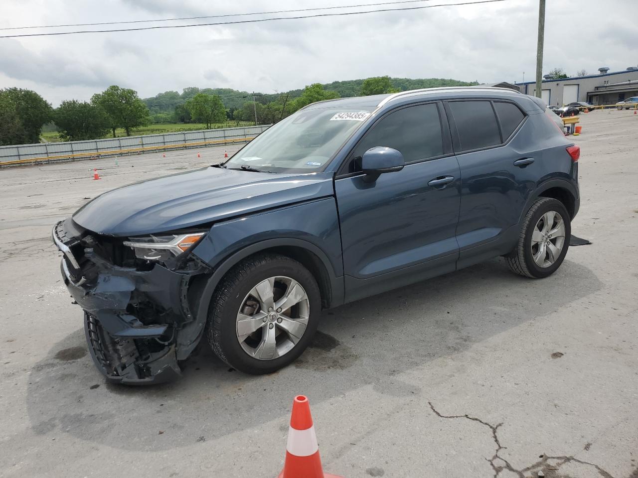 VOLVO XC40 T4 MOMENTUM