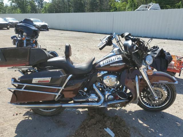 2011 HARLEY-DAVIDSON FLHTK - 1HD1KEM18BB673803
