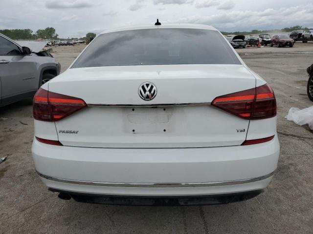 2017 VOLKSWAGEN PASSAT R-L - 1VWDT7A37HC001812