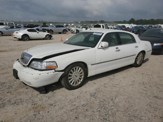 LINCOLN TOWN CAR E 2003 white sedan 4d gas 1LNHM81W73Y652530 photo #1