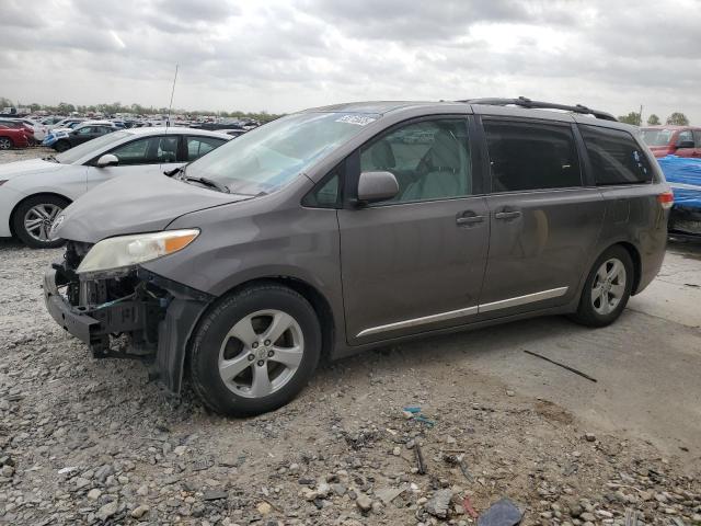 TOYOTA SIENNA LE