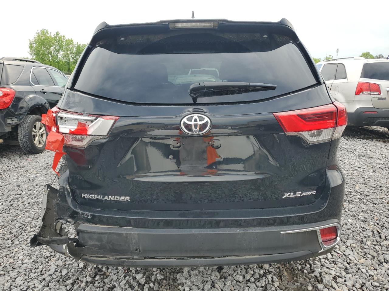 TOYOTA HIGHLANDER SE