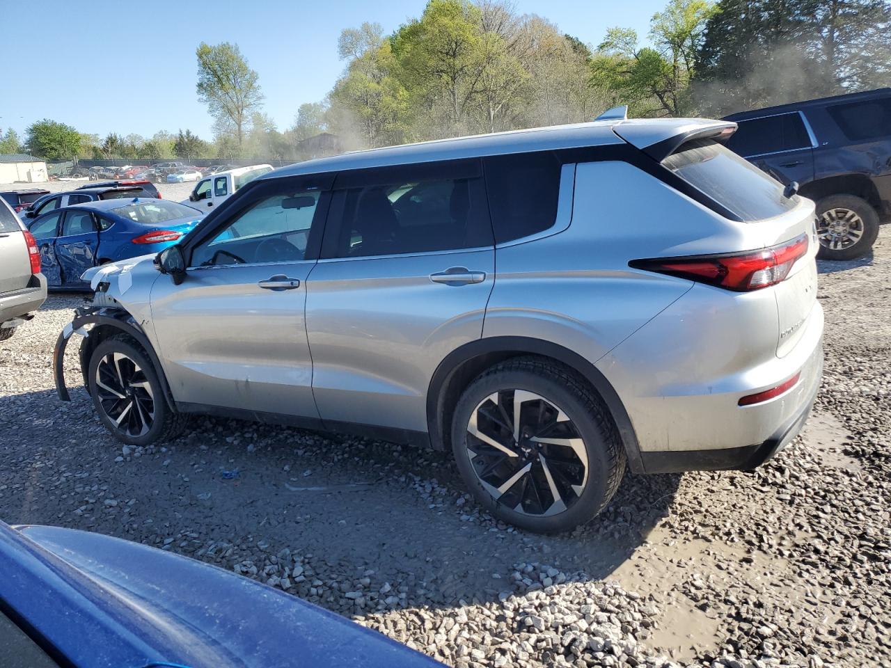 MITSUBISHI OUTLANDER ES