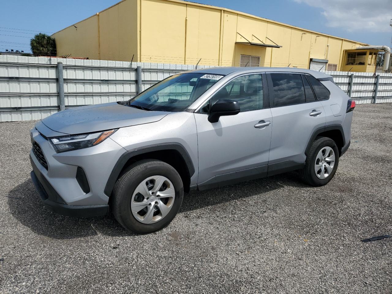 TOYOTA RAV4 LE