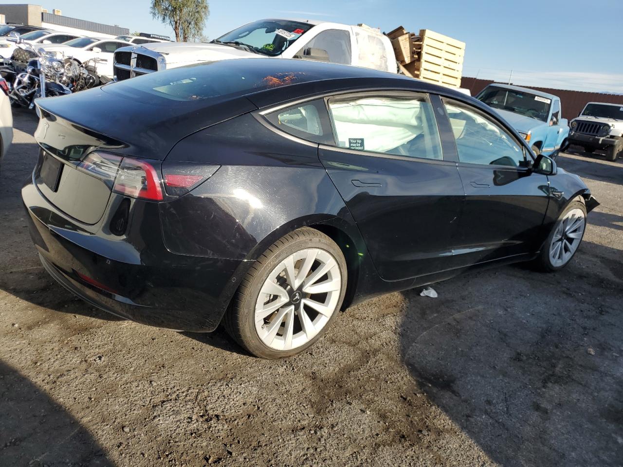 TESLA MODEL 3