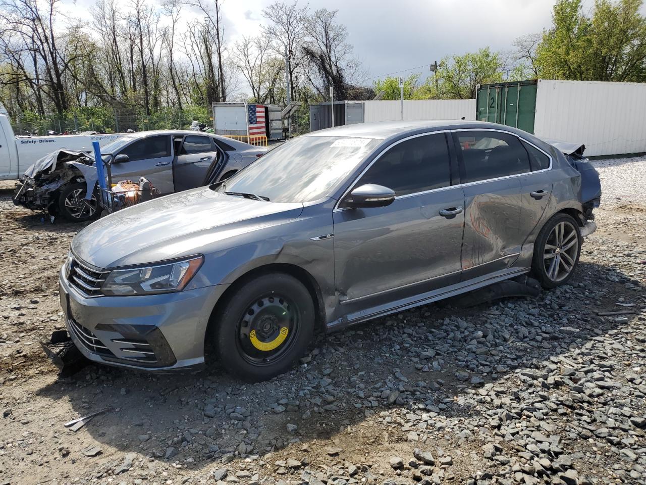 VOLKSWAGEN PASSAT R-LINE