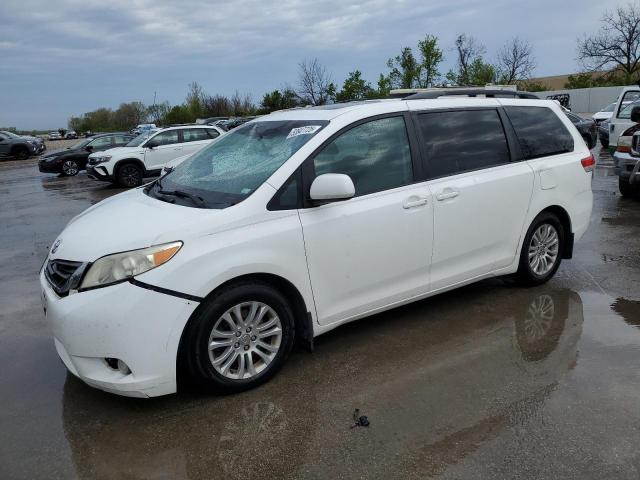 TOYOTA SIENNA XLE