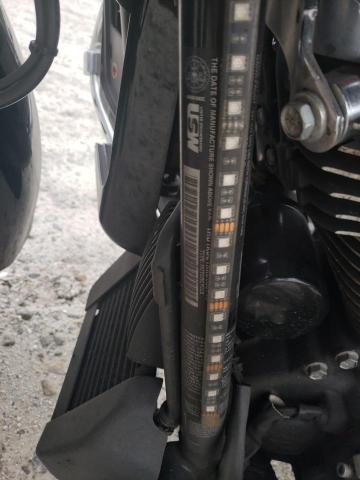 2019 HARLEY-DAVIDSON FLHX 1HD1KBC1XKB638745