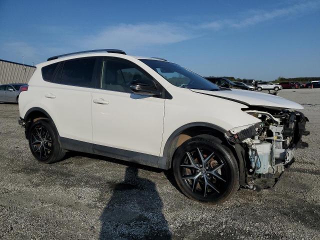 2018 TOYOTA RAV4 SE JTMNFREV8JJ745054