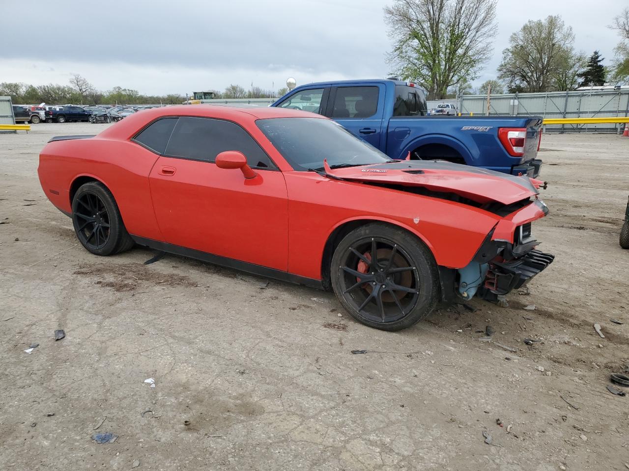 DODGE CHALLENGER SRT-8