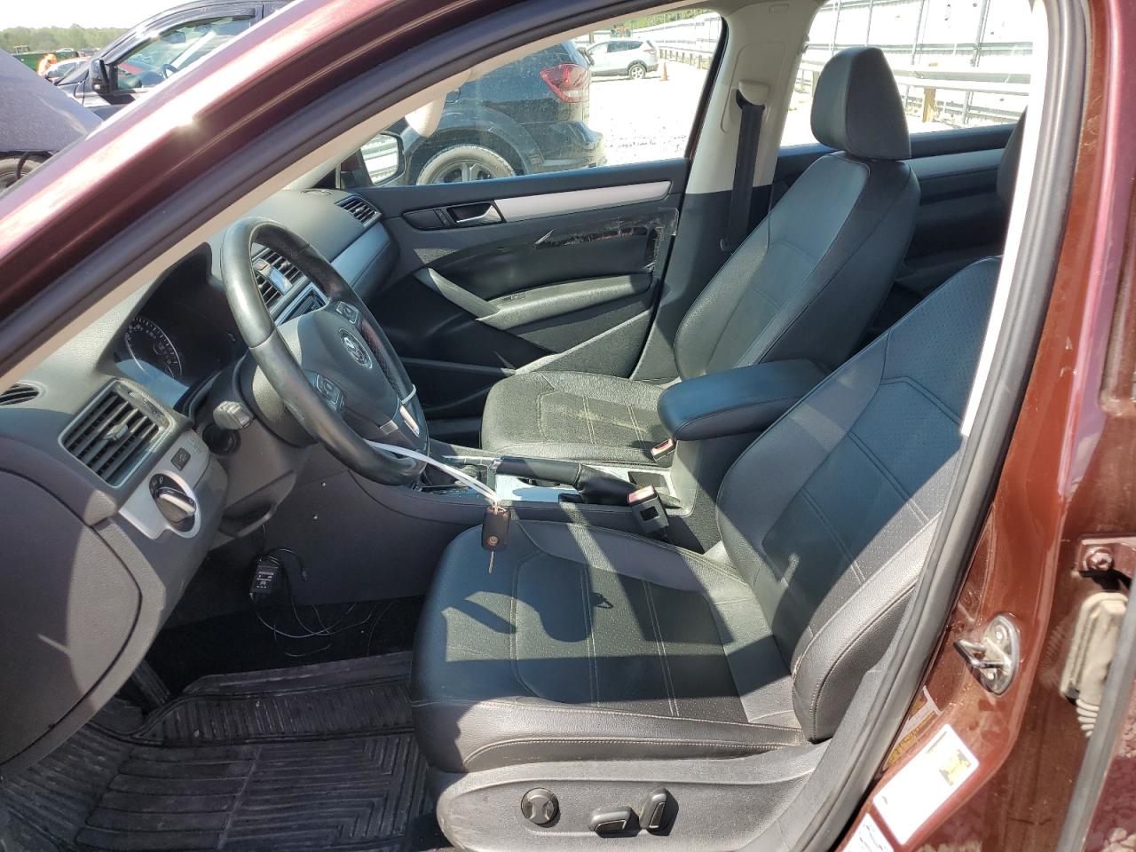 VOLKSWAGEN PASSAT SE