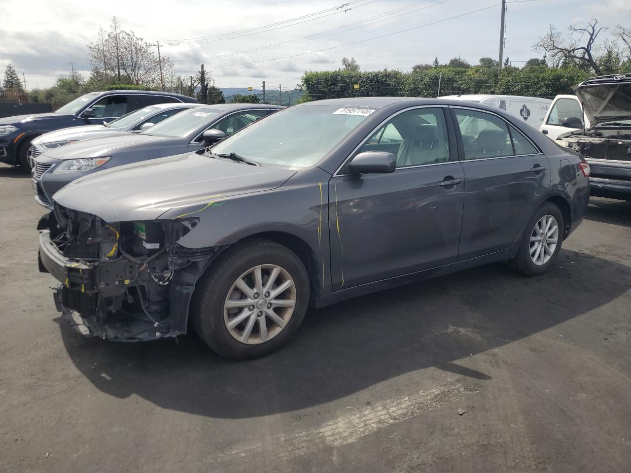 TOYOTA CAMRY BASE
