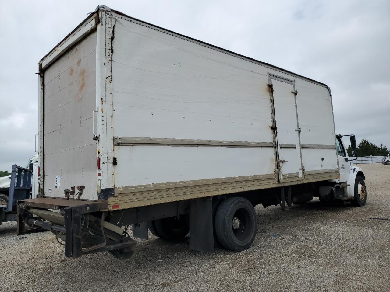 Lot #3278808659 2006 FREIGHTLINER M2 106 MED